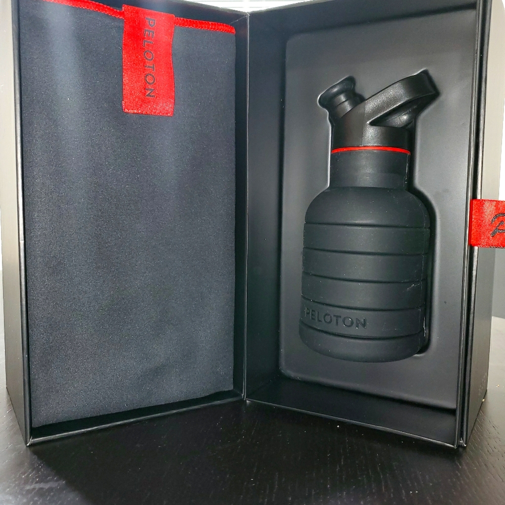 Peloton water bottle gift set rare